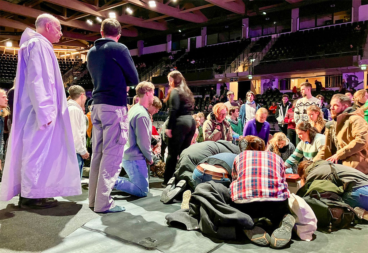 Stefan Schevers in Dutch catholic weekly Stefan Schevers in Dutch catholic weekly